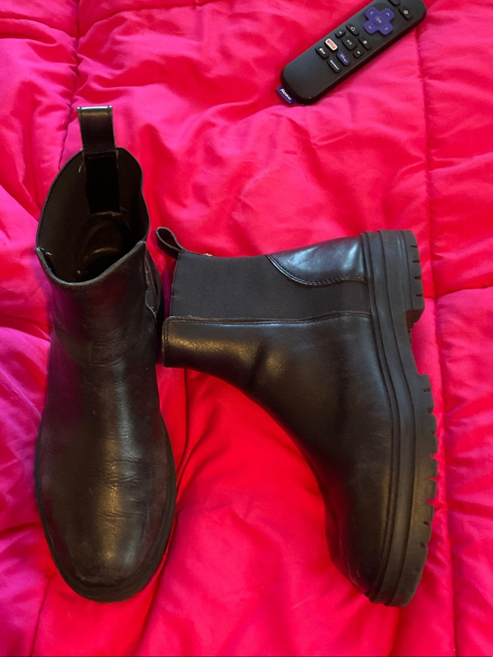 Steve Madden Black Chelsea Lug Ankle Boots Women’s 9